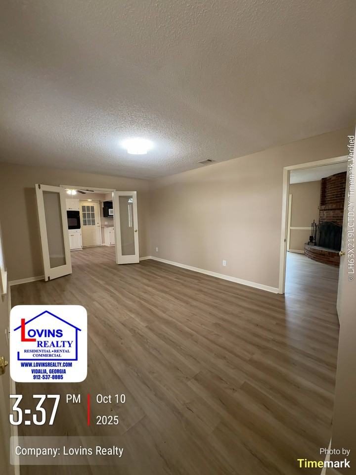 1542 Stella Avenue #1 - Photo 2 of 10