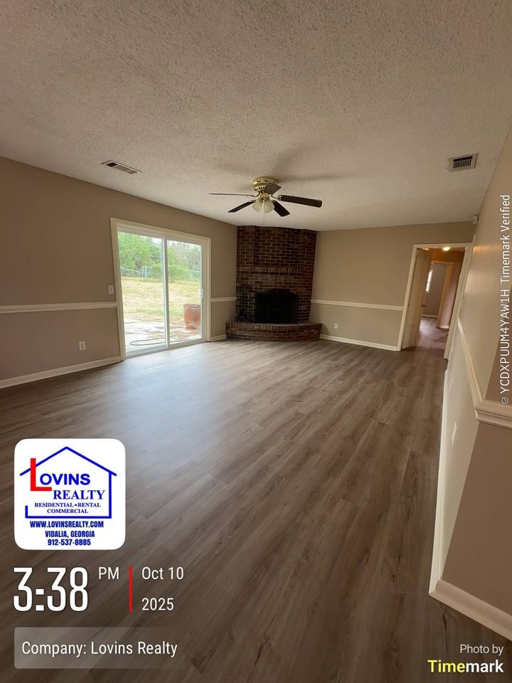 1542 Stella Avenue #1 - Photo 5 of 10