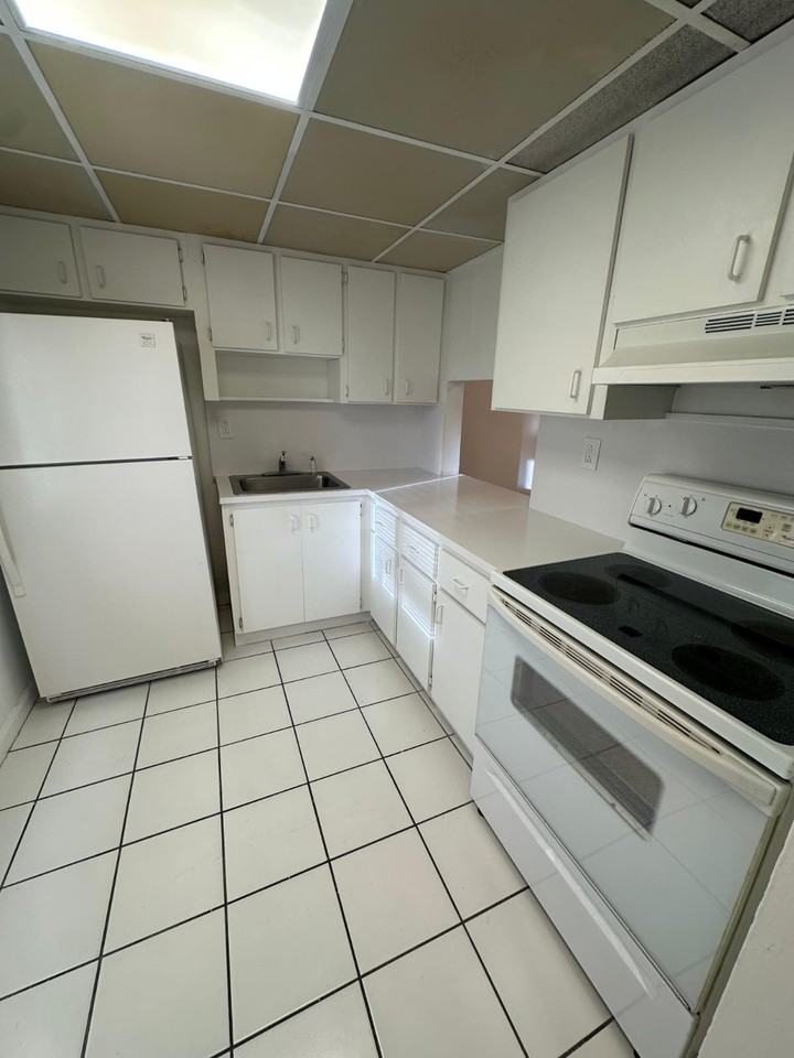 505 505 Northwest 177th Street - 1unit 235 #1 - Photo 3 of 10
