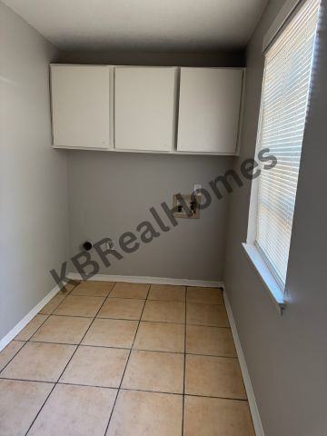 3240 Forest Glen St #1 - Photo 6 of 13