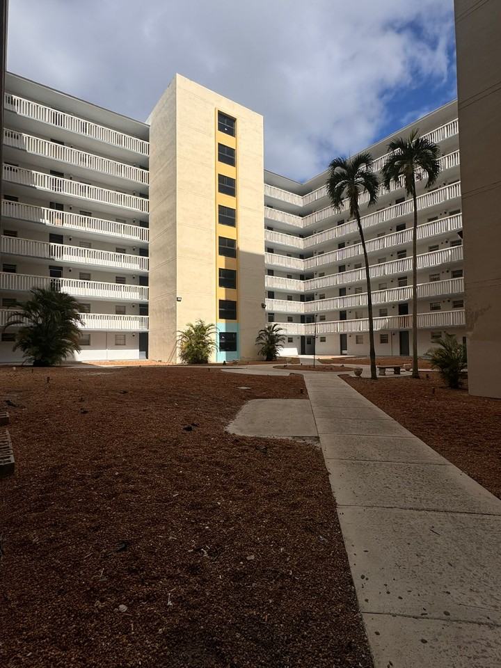 15600 Nw 7th Ave #1 - Photo 2 of 11