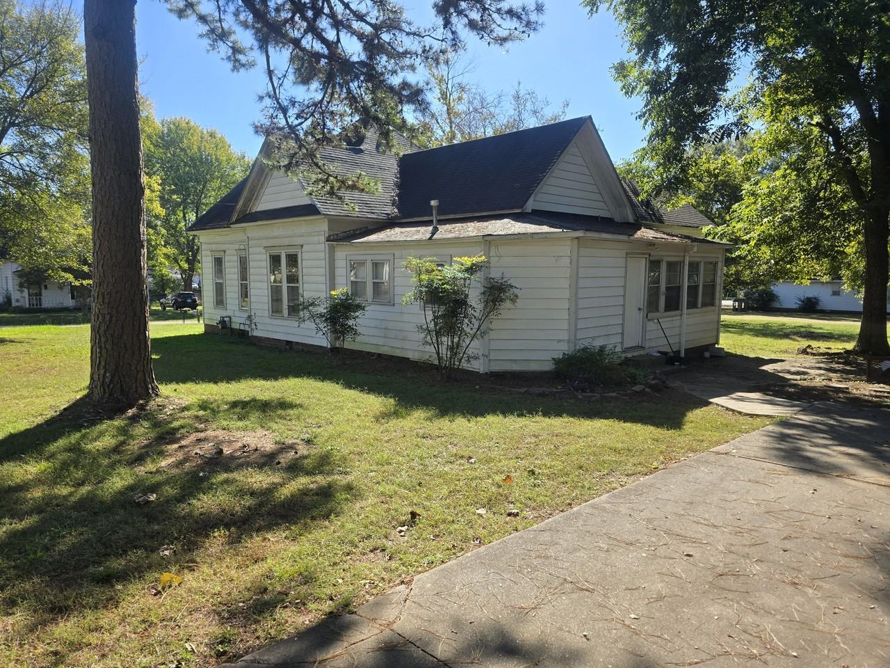 505 Avenue 2 Northeast #1