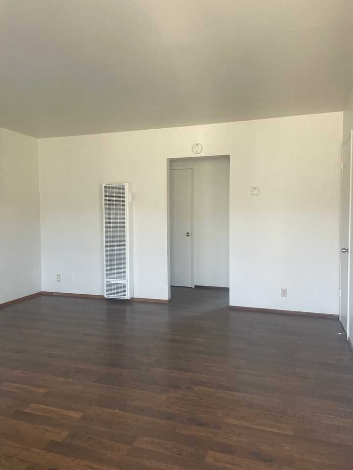3669 39th Ave #7 - Photo 3 of 17