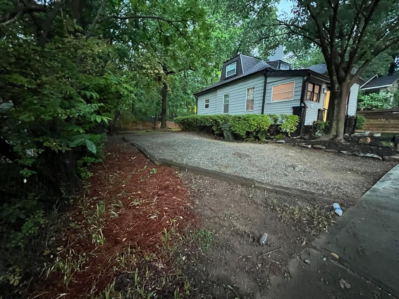 1077 Hampton St Nw #1 - Photo 3 of 13