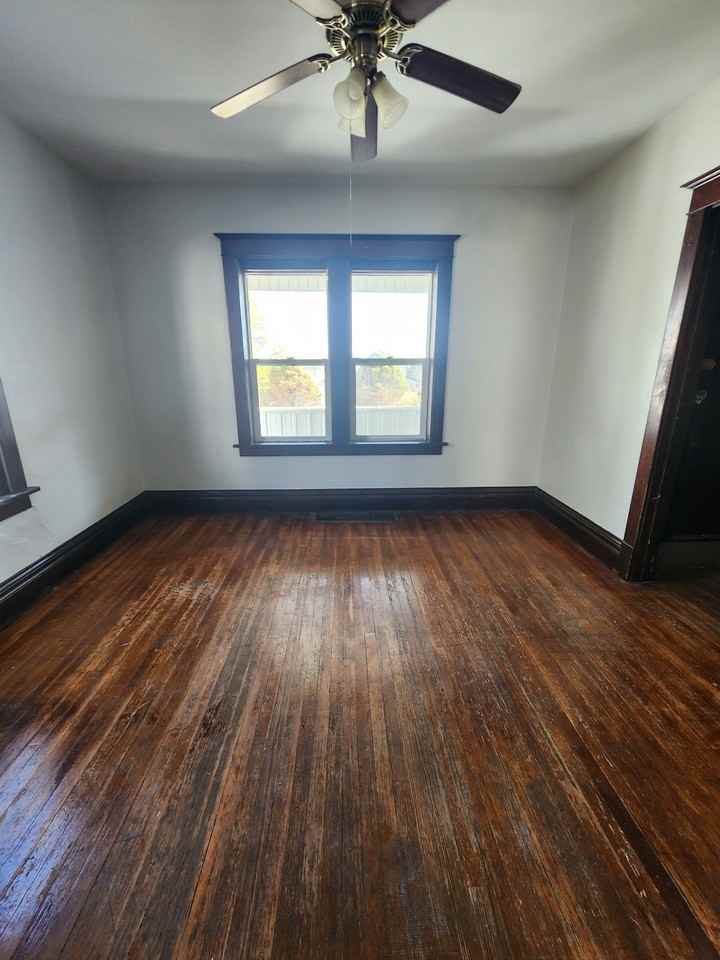 809 West 8th Street #1 - Photo 4 of 13