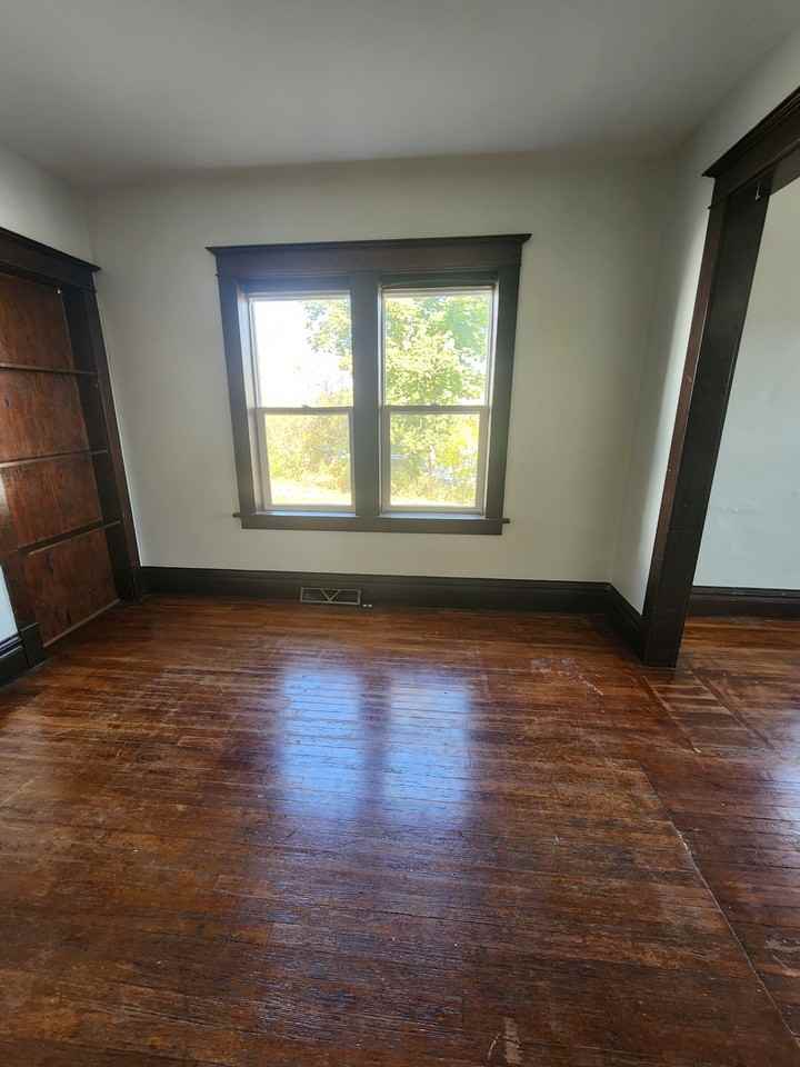 809 West 8th Street #1 - Photo 5 of 13