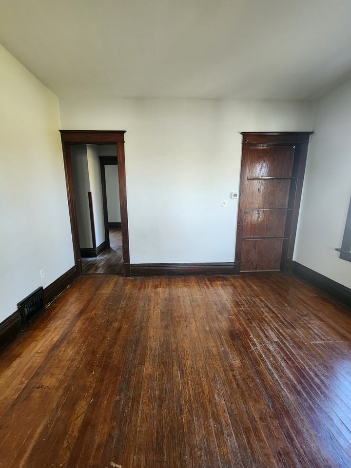 809 West 8th Street #1 - Photo 6 of 13