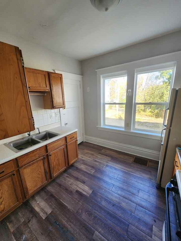 809 West 8th Street #1 - Photo 7 of 13