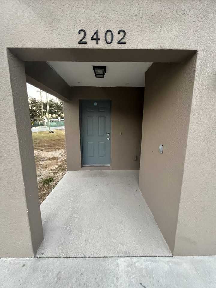 2402 Chestnut Woods Dr #1 - Photo 2 of 8