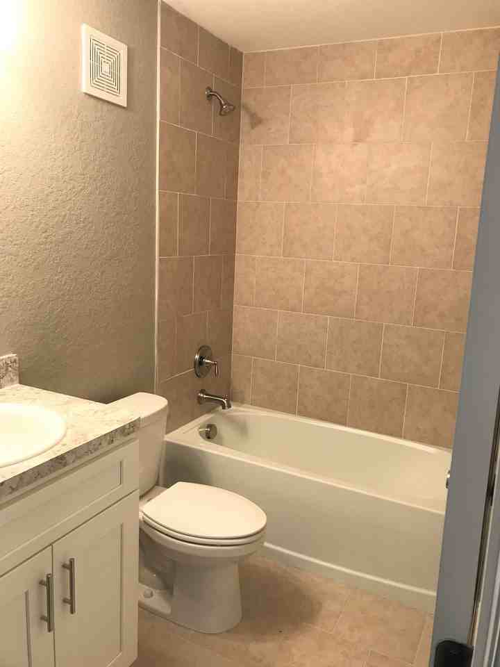 2402 Chestnut Woods Dr #1 - Photo 7 of 8