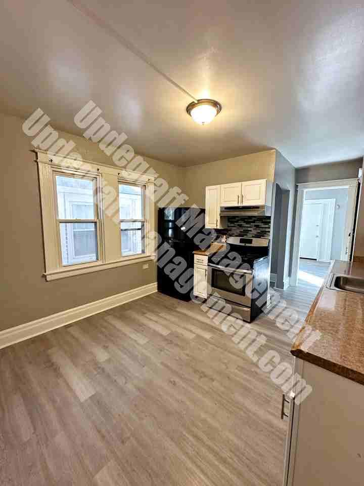 18 18 Stratford Park - 1 DOWN #1DN - Photo 2 of 13