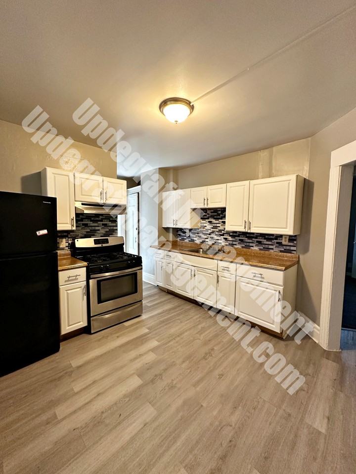 18 18 Stratford Park - 1 DOWN #1DN - Photo 3 of 13