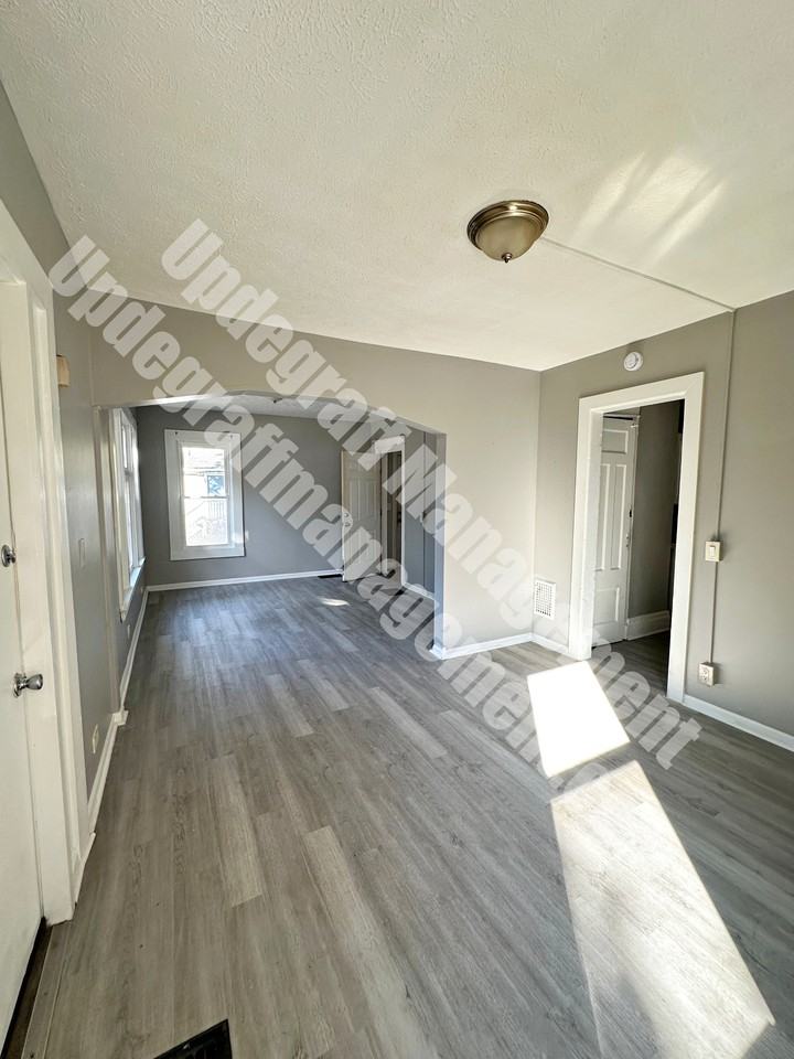 18 18 Stratford Park - 1 DOWN #1DN - Photo 7 of 13