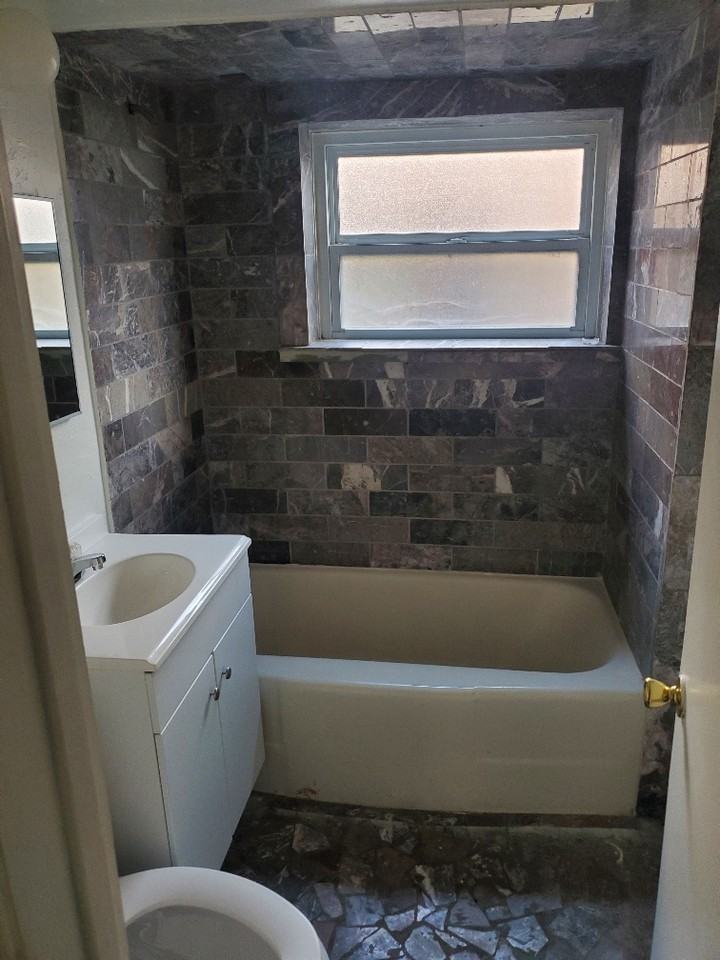 1875 Forest Hills Boulevard #C7 - Photo 5 of 14