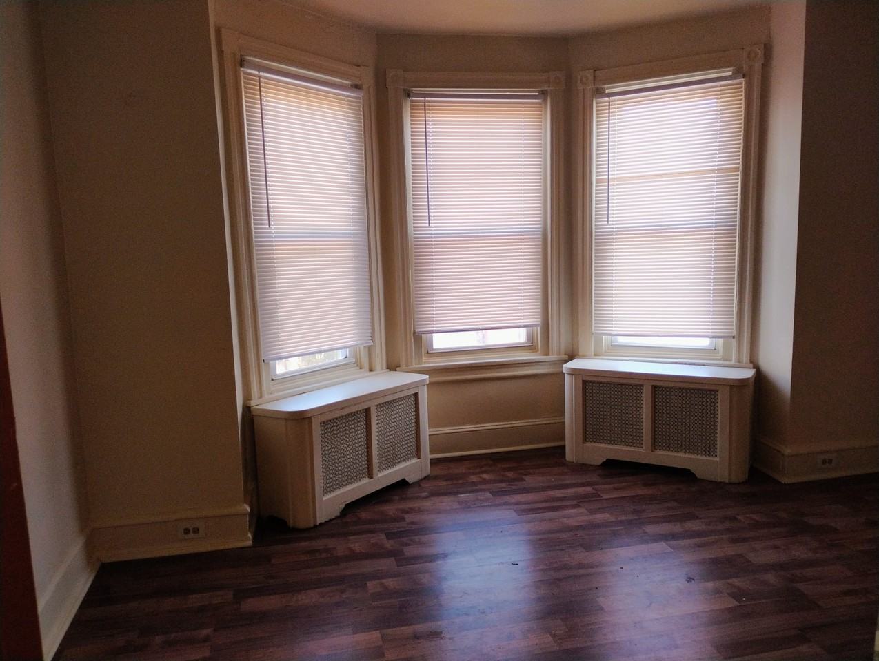 5202 Webster St #B - Photo 5 of 16