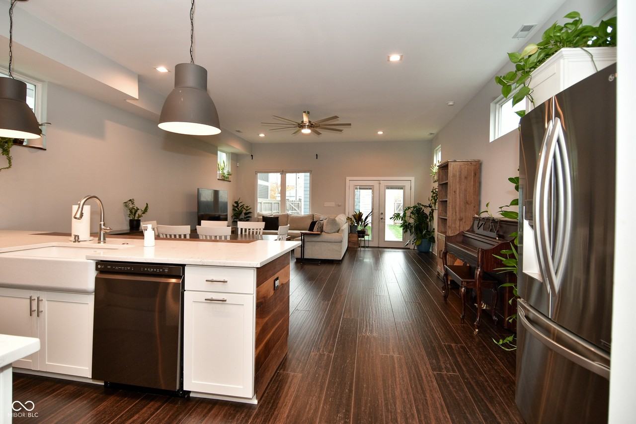 1426 Olive St #1 - Photo 6 of 30