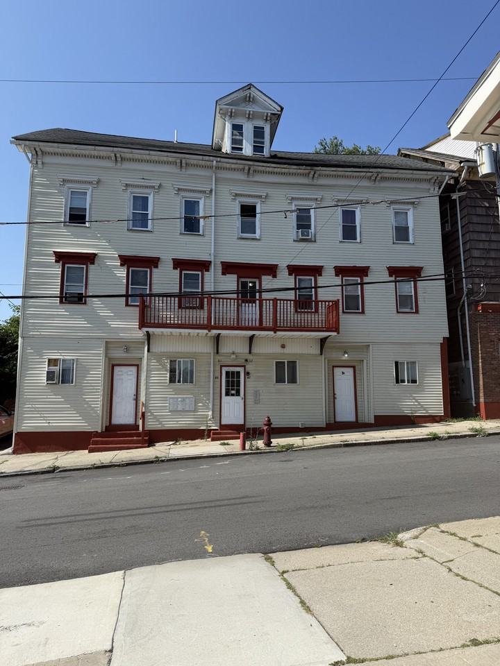 80 Blackstone St #3R - Photo 2 of 2