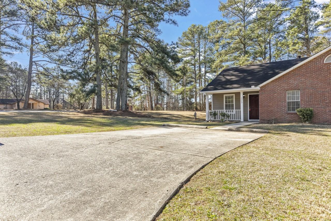 5549 Summer Lane #5549 - Photo 2 of 25