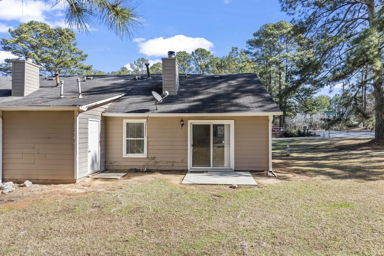 5549 Summer Lane #5549 - Photo 6 of 25