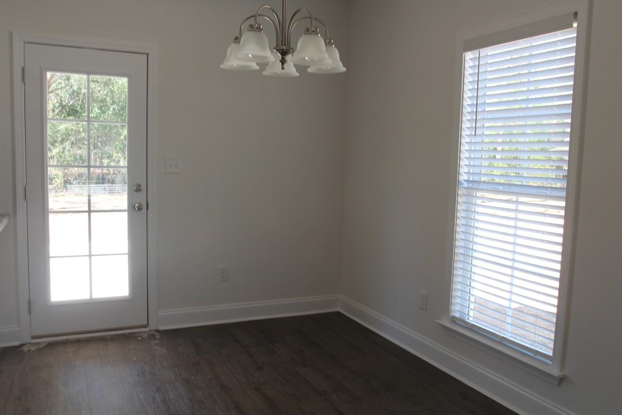 162 Toccoa Dr #1 - Photo 3 of 9