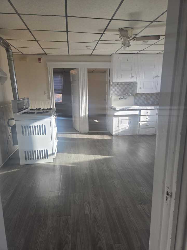 148 Front St #6 - Photo 2 of 7