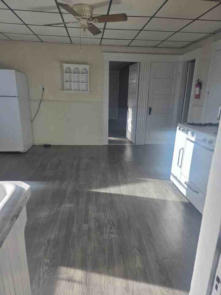 148 Front St #6 - Photo 3 of 7