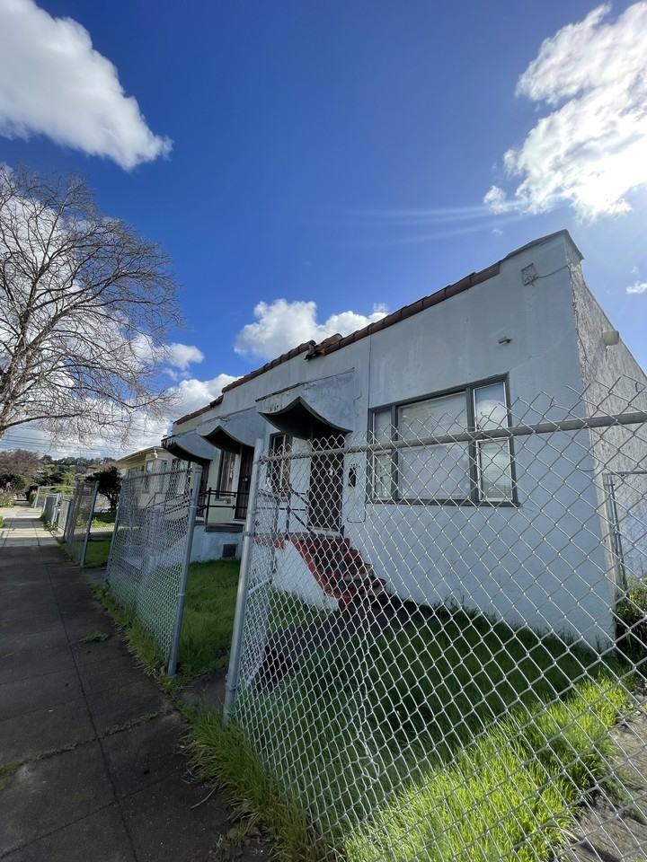 2032 2032 92nd Ave - 20362034 92nd Ave2036 92nd Ave #2036 - Photo 2 of 12