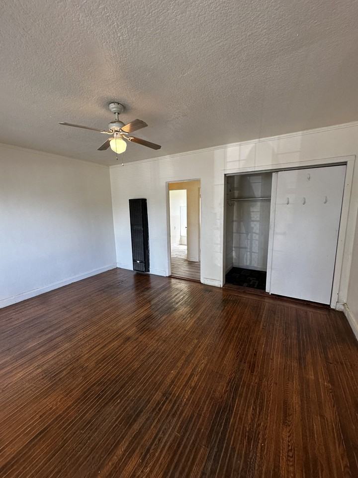 2032 2032 92nd Ave - 20362034 92nd Ave2036 92nd Ave #2036 - Photo 5 of 12