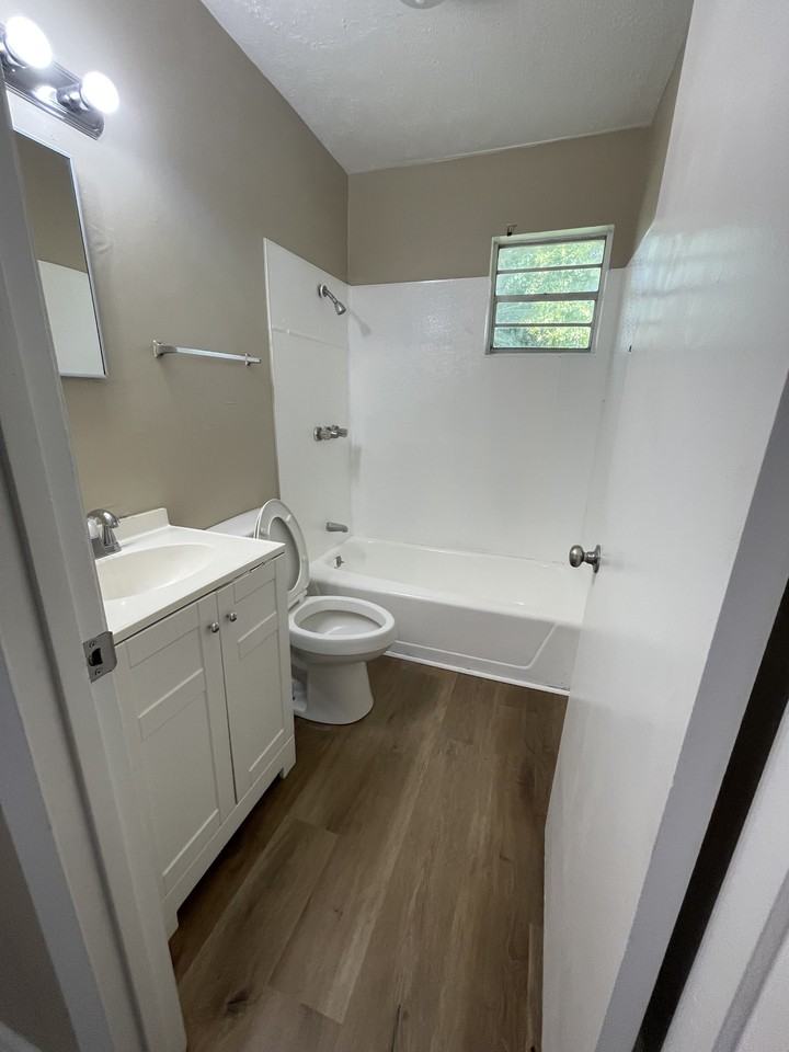 206 Nita Drive #206B - Photo 5 of 6
