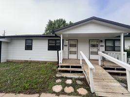 featured image of 105 N 3rd St #1