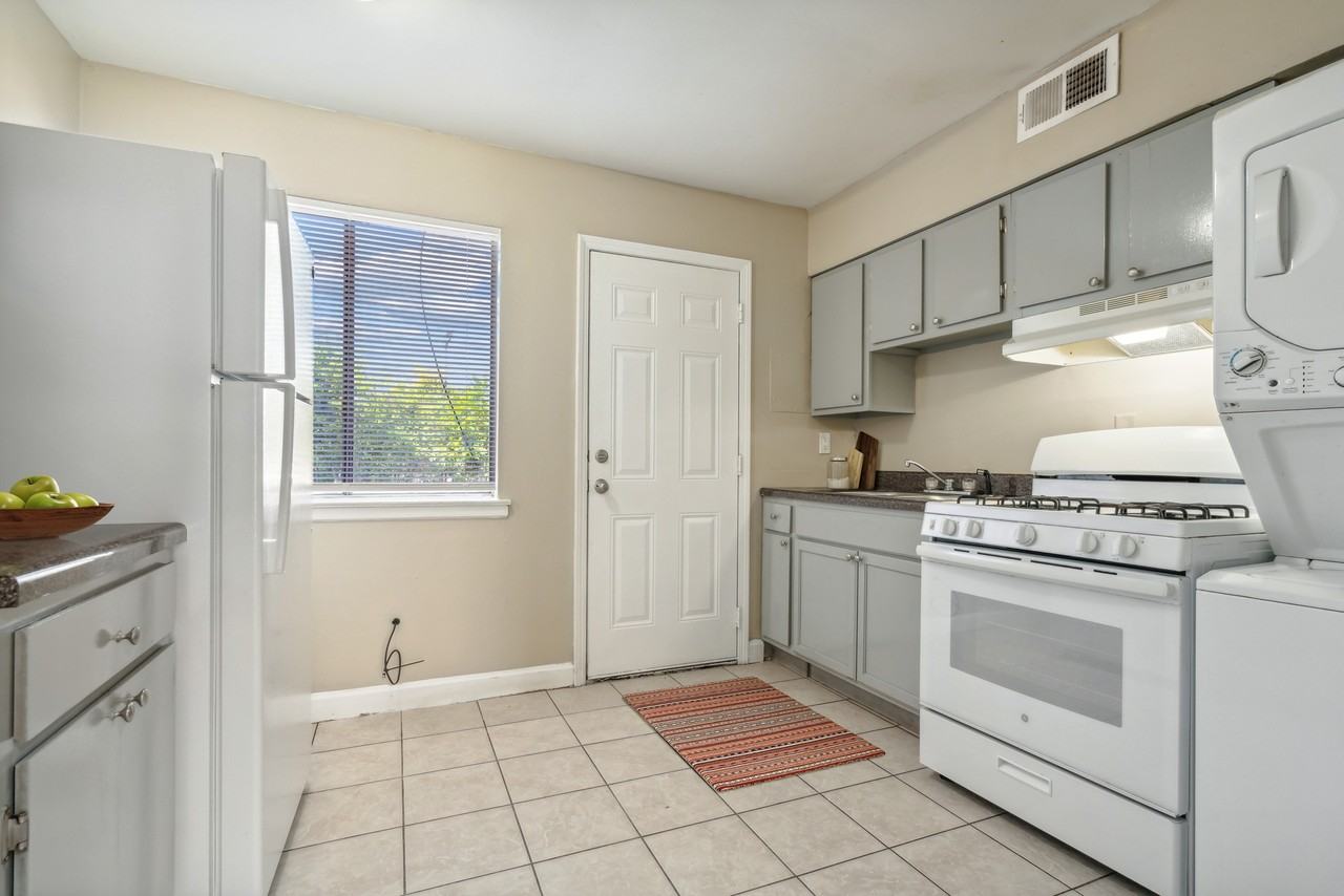 574 Cadraca Drive #574-21 - Photo 4 of 8