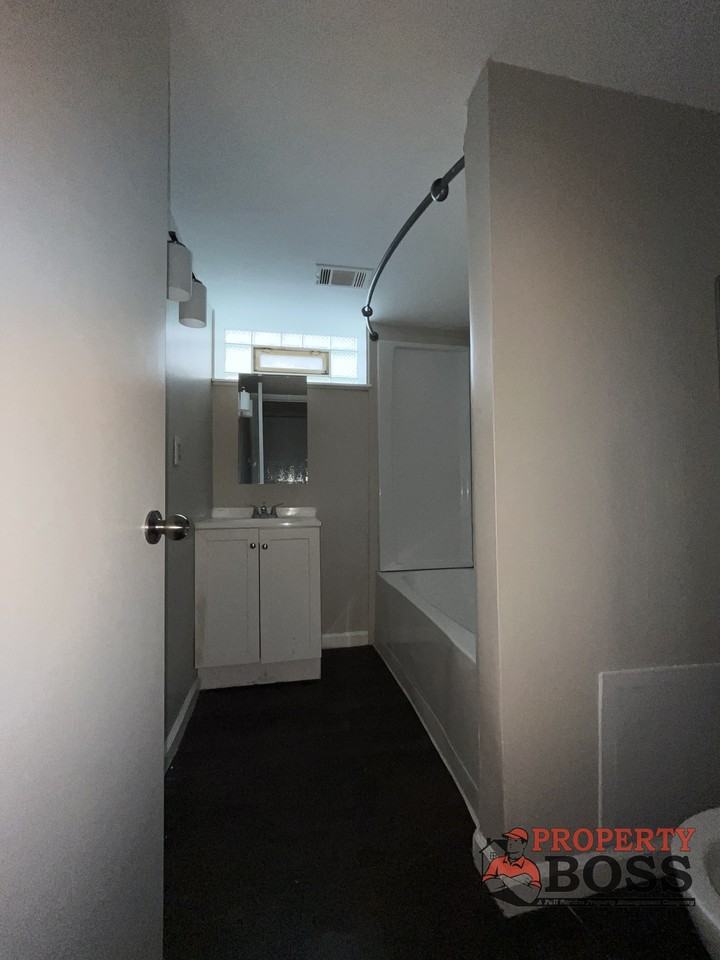 816 Pennsylvania St #1 - Photo 7 of 8