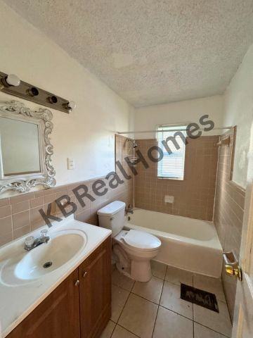 2601 Kenner Avenue #1 - Photo 6 of 11