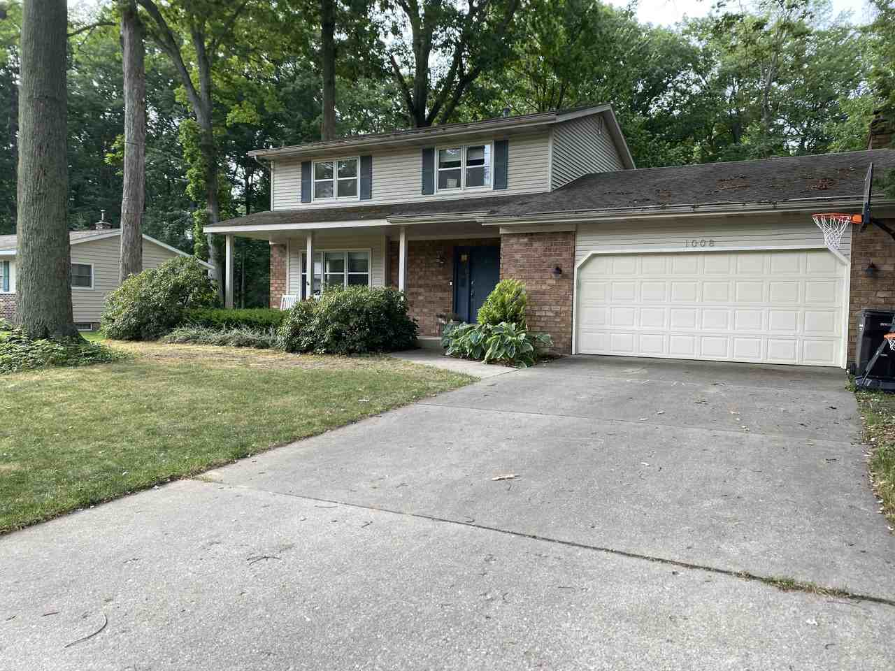1008 Forest Hills Dr #1 - Photo 3 of 50