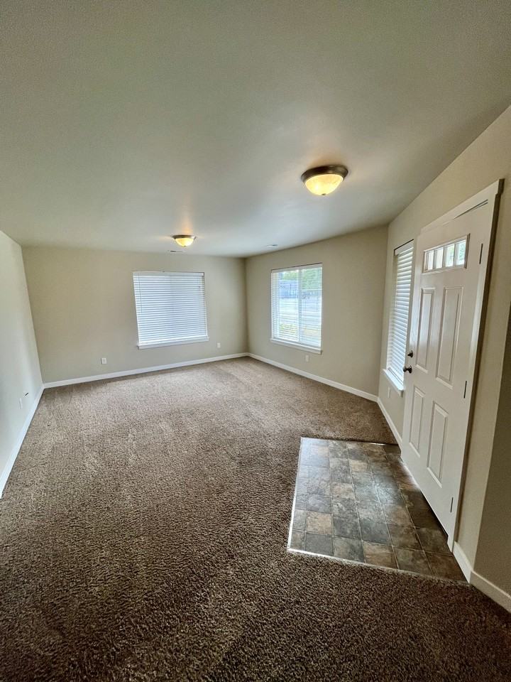 1032 Cherry St #1 - Photo 5 of 23