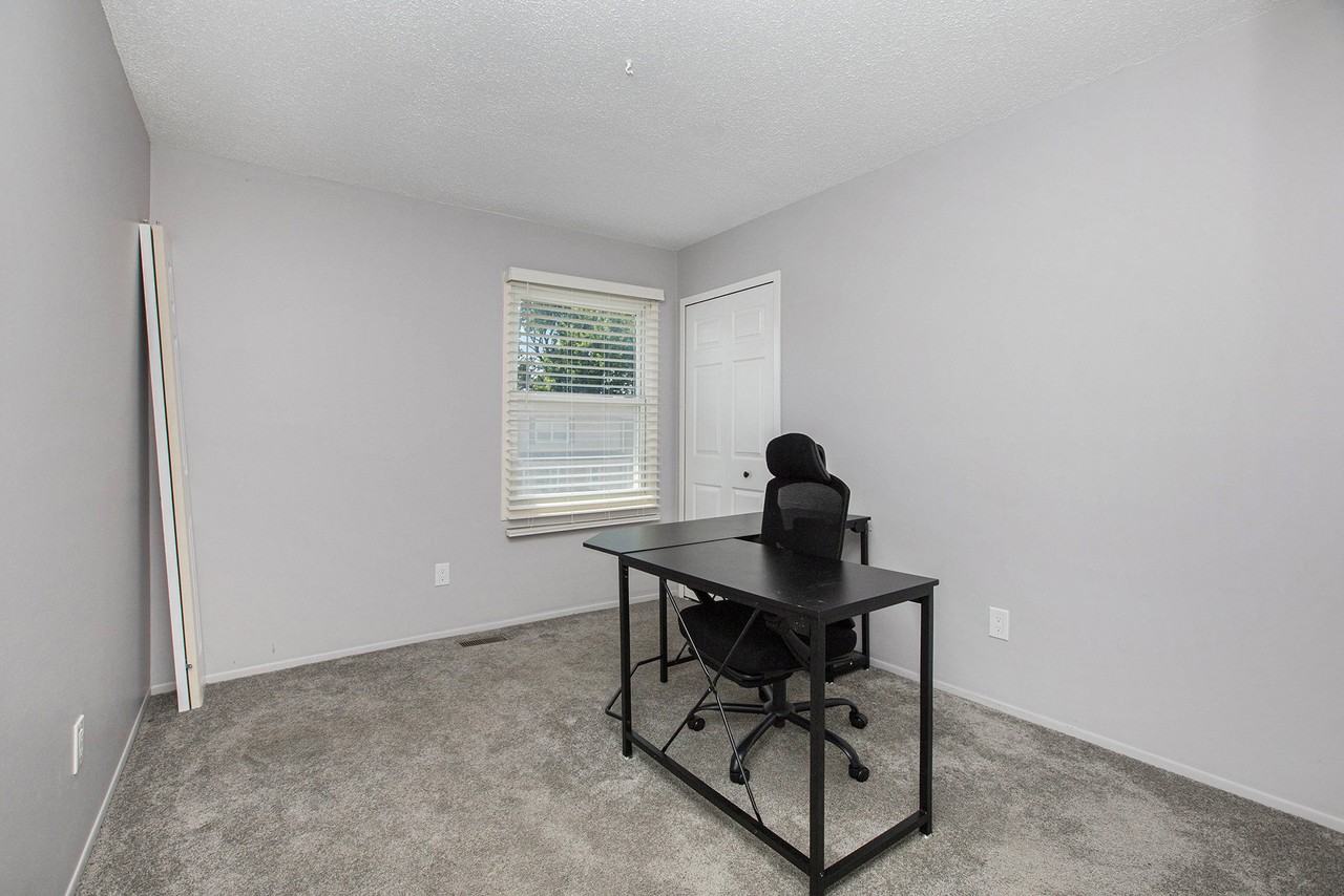 13346 Lake Point Blvd #1 - Photo 4 of 19