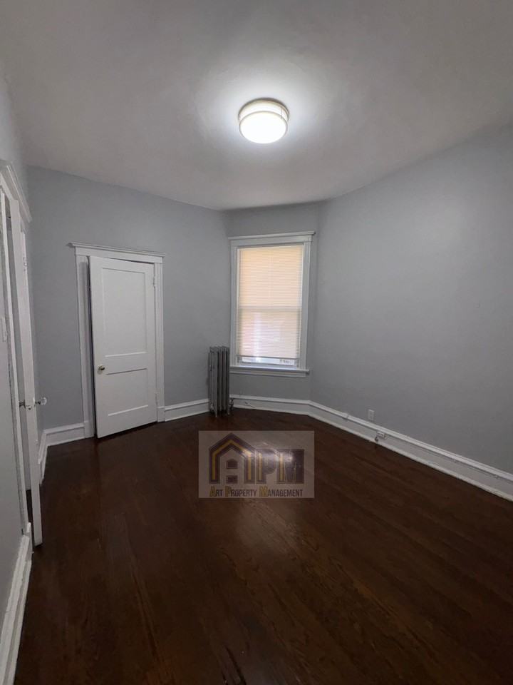 6239 S Eberhart Ave #2 - Photo 4 of 12