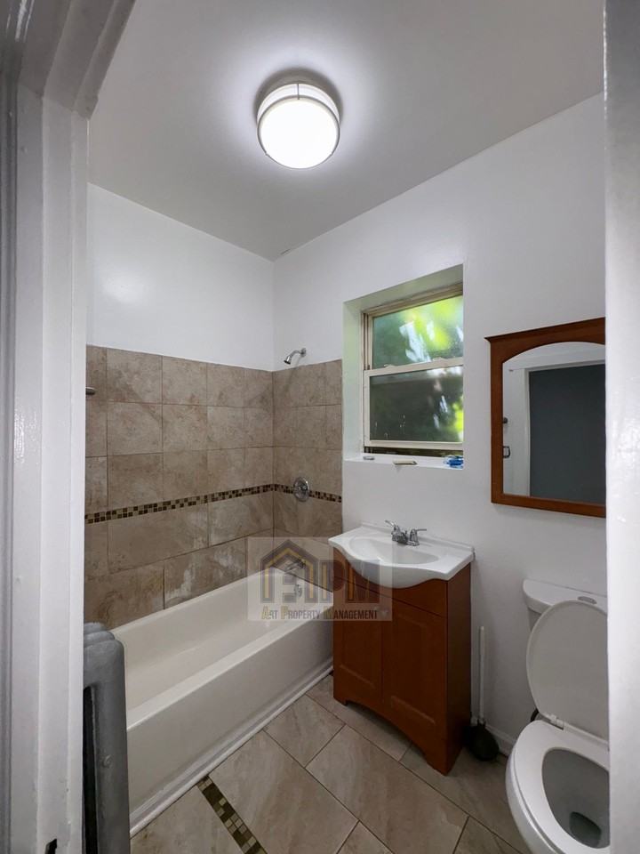 6239 S Eberhart Ave #2 - Photo 6 of 12