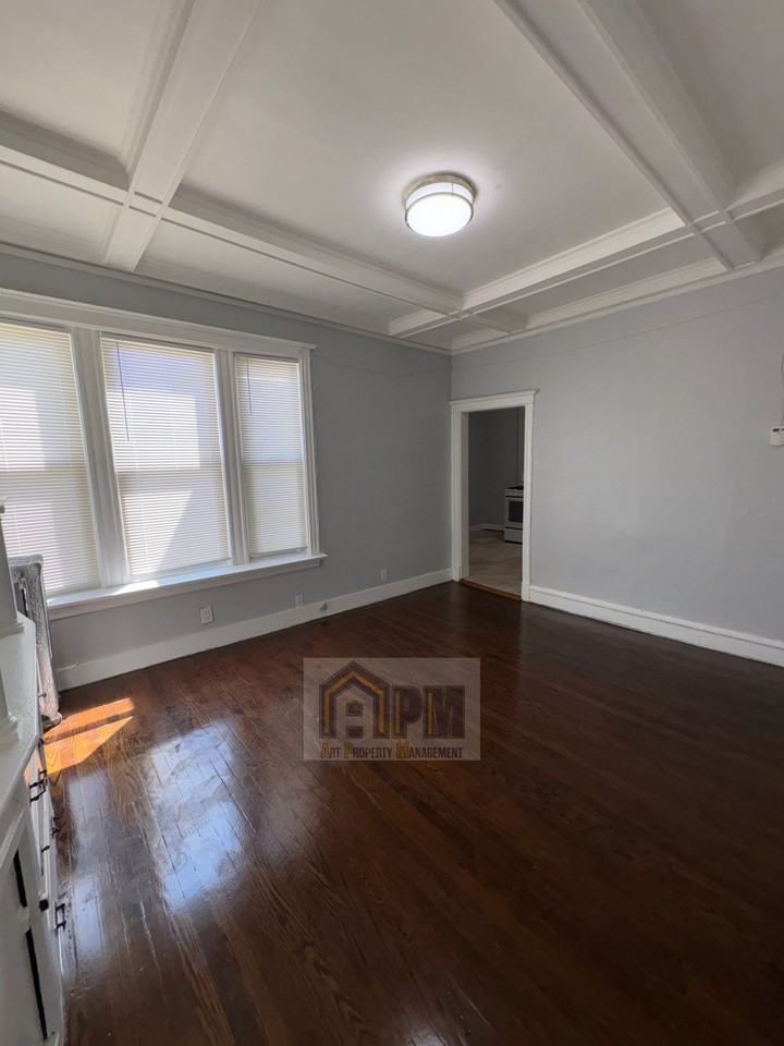 6239 S Eberhart Ave #2 - Photo 7 of 12