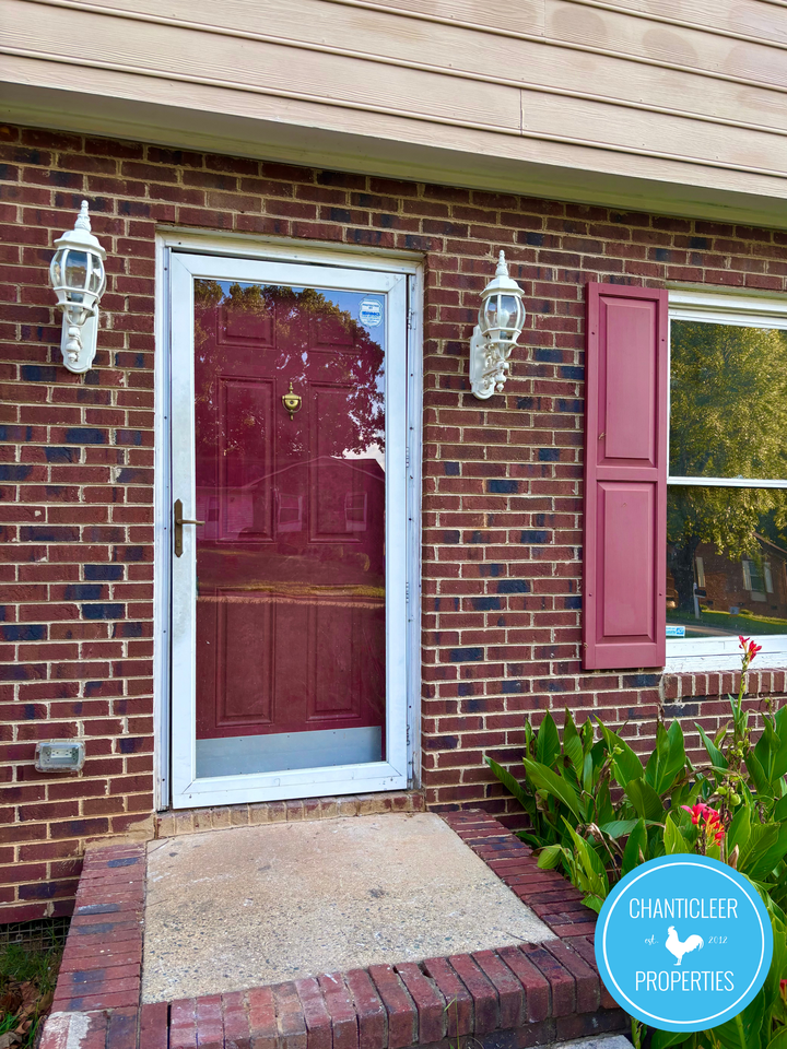 6 Lord Foxley Ct #1 - Photo 3 of 17