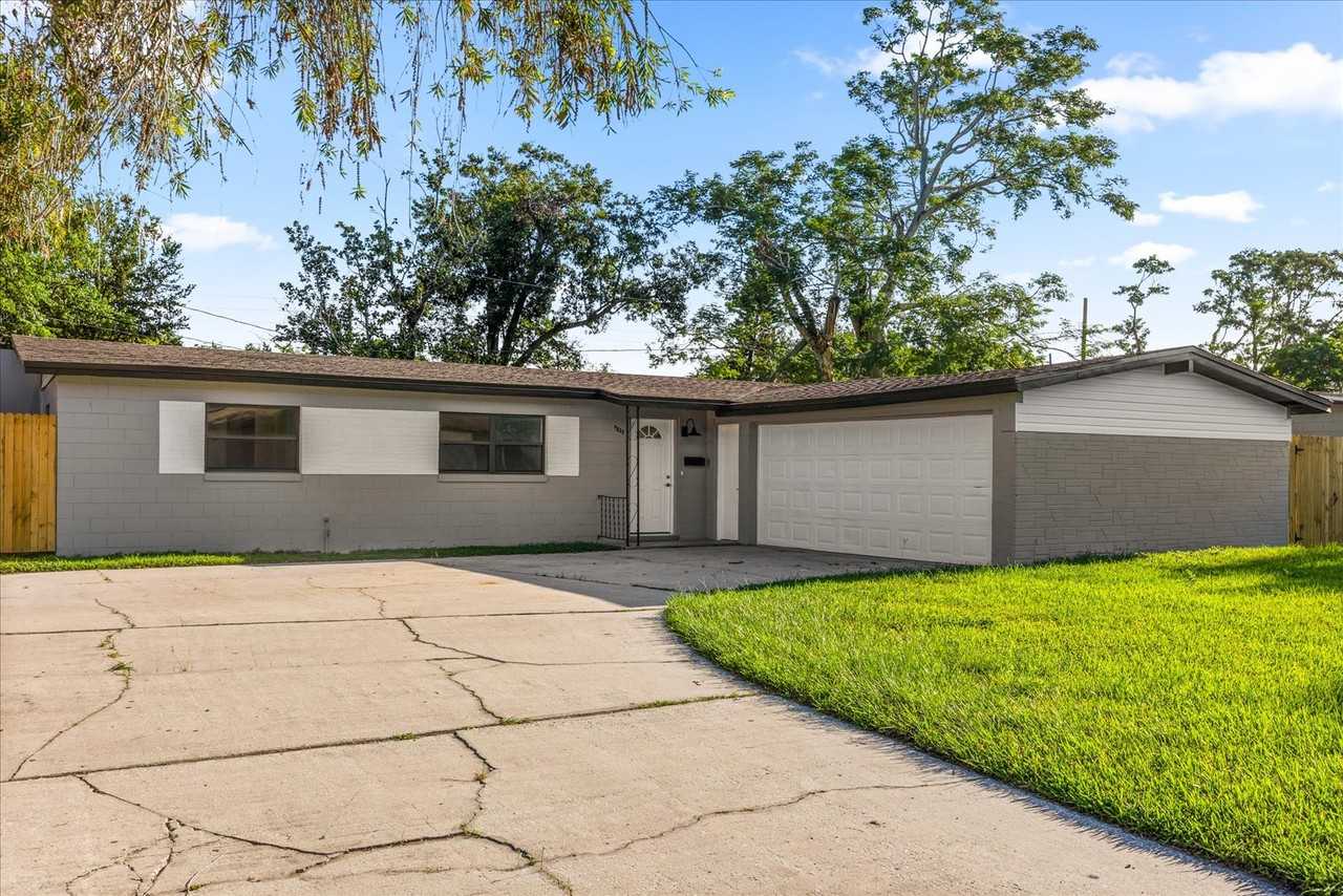 4823 Pine Needle Dr #1 - Photo 2 of 24