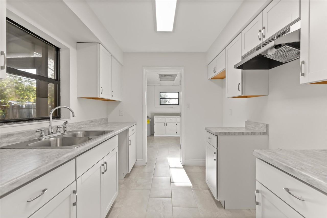 4823 Pine Needle Dr #1 - Photo 4 of 24