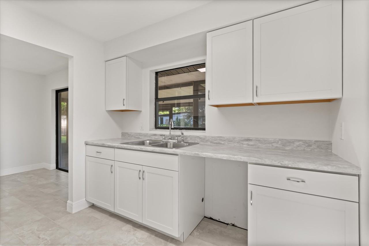 4823 Pine Needle Dr #1 - Photo 5 of 24