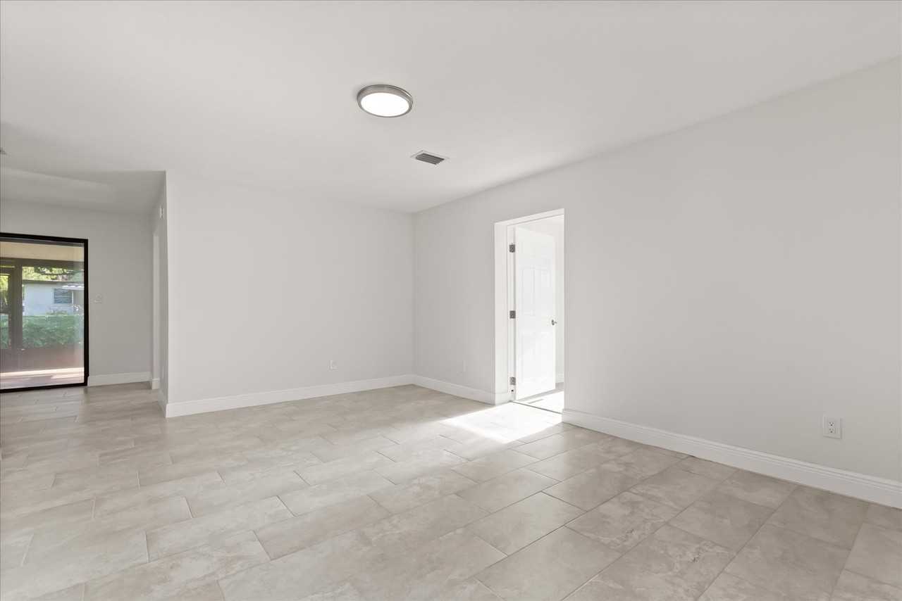 4823 Pine Needle Dr #1 - Photo 6 of 24