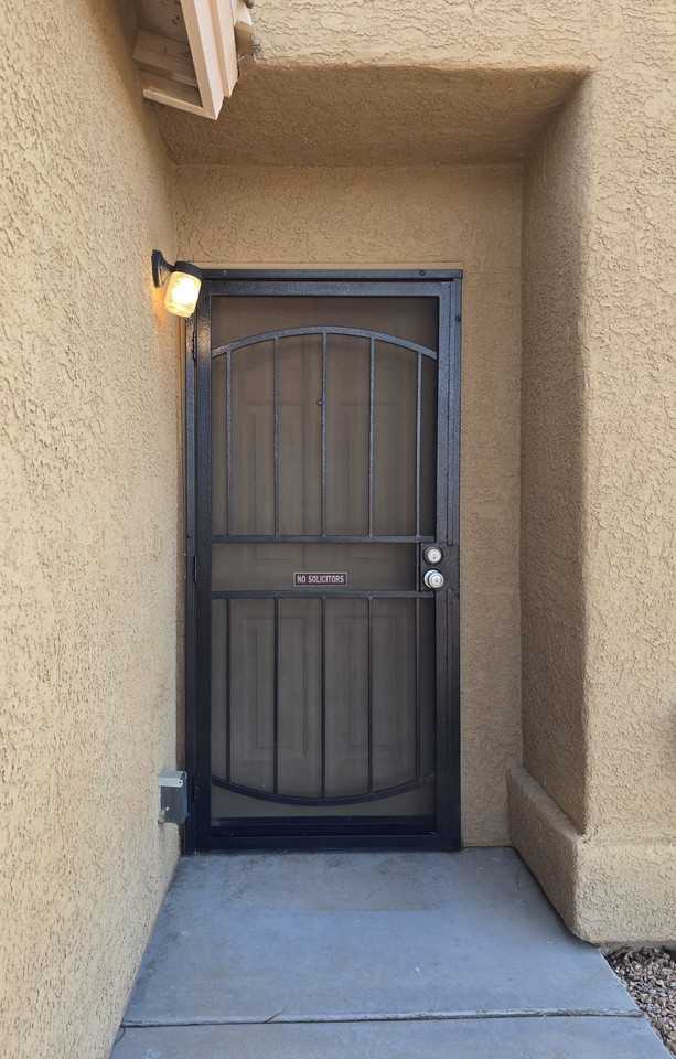 7980 N Siskiyou Dr #1 - Photo 2 of 32