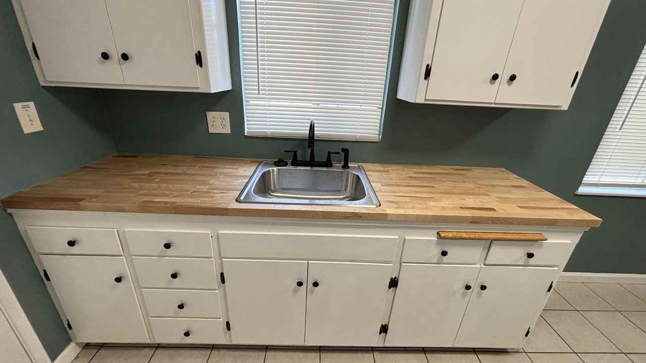 3631 Midvale Ave #B - Photo 4 of 17