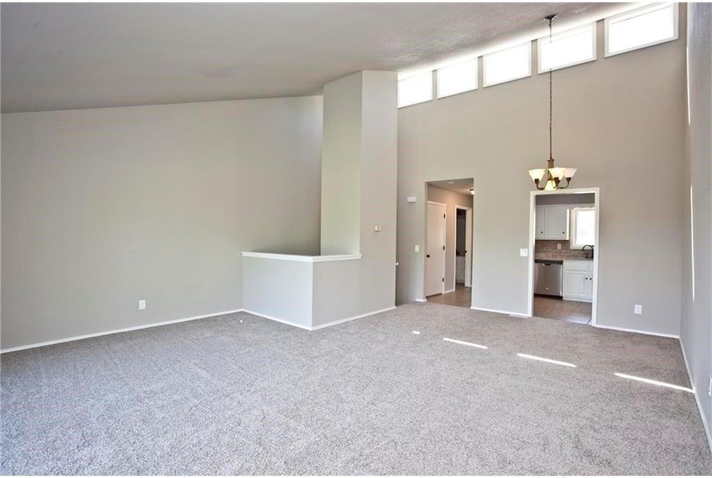 14 Shakespeare Dr #1 - Photo 3 of 38