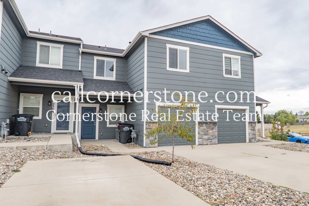 2307 Washo Cir #1 - Photo 2 of 28