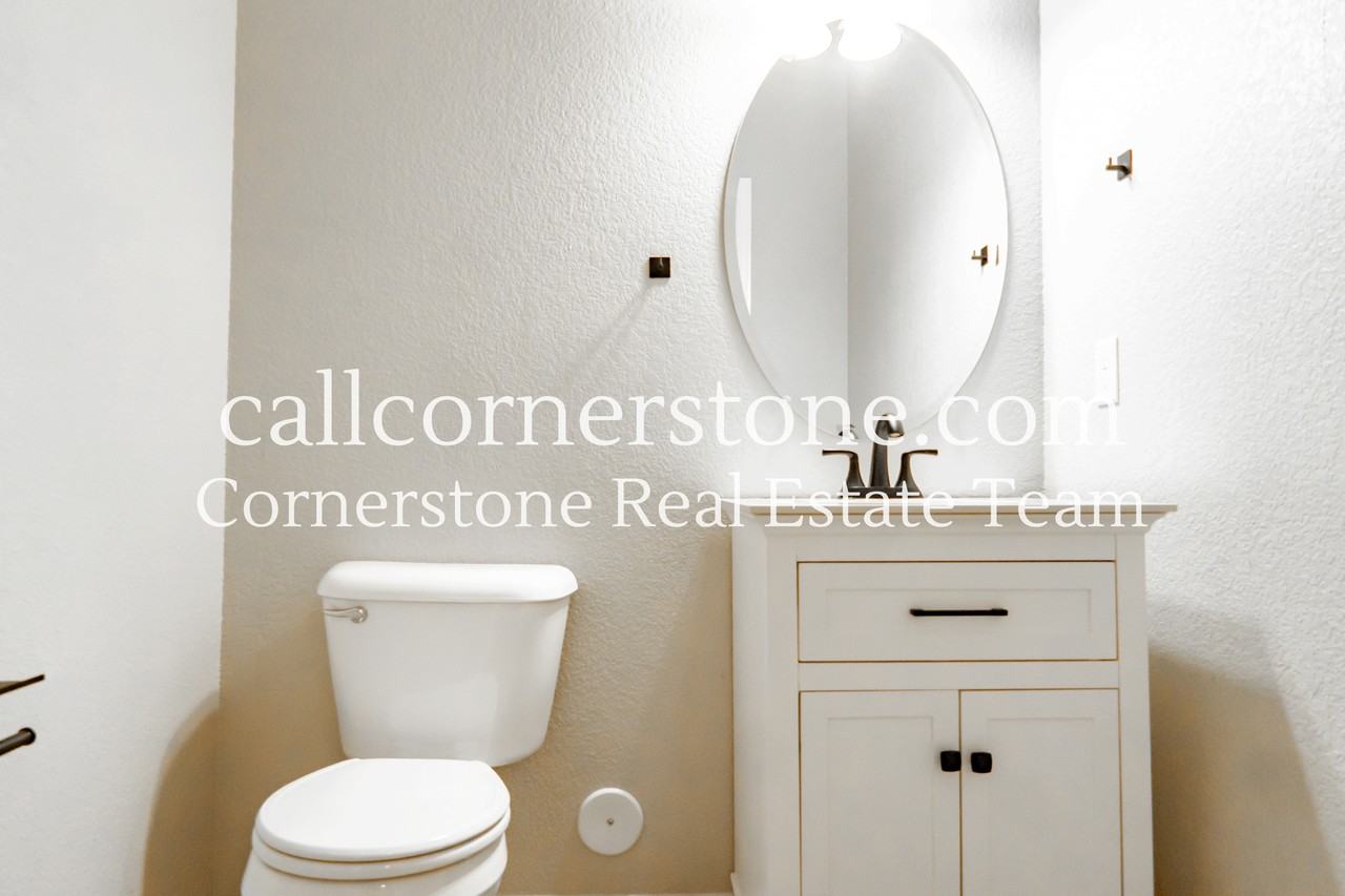 2307 Washo Cir #1 - Photo 6 of 28