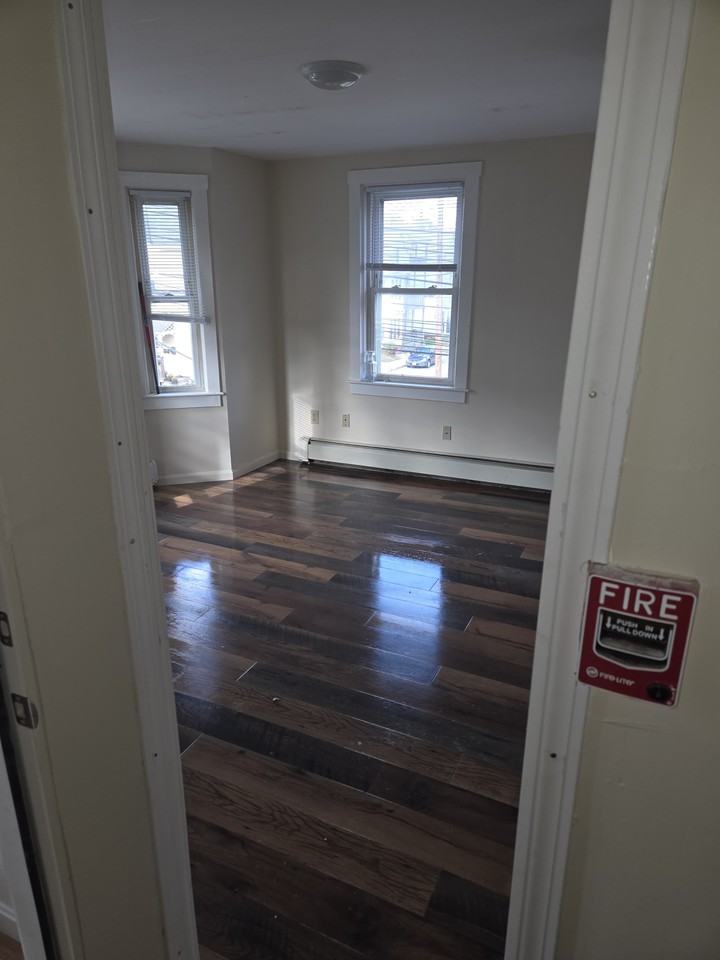 200 Park Ave #3 - Photo 3 of 6